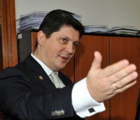 Blaga cere DEMISIA lui Corlăţean: Trebuia să-şi organizeze instituţia. E la a doua abatere